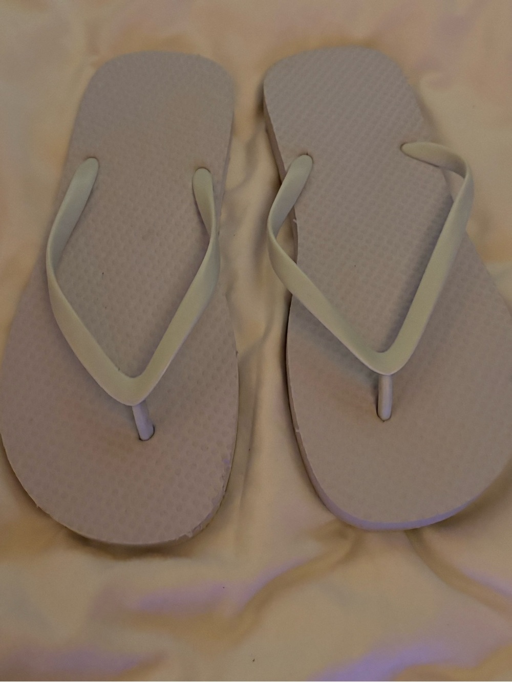 Classic Women's Light Gray Flip Flop Sandals